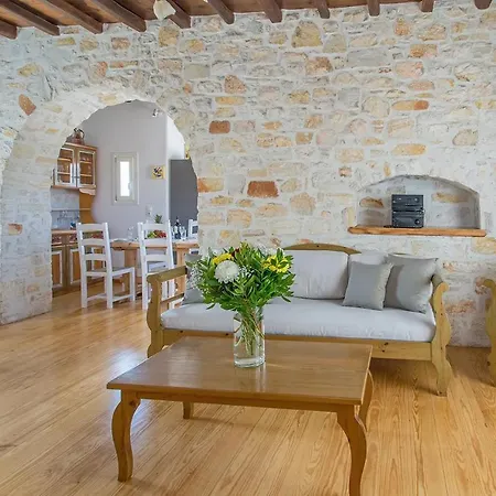 Villa Sail *